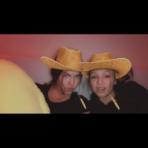 Meet your Posher, Lily